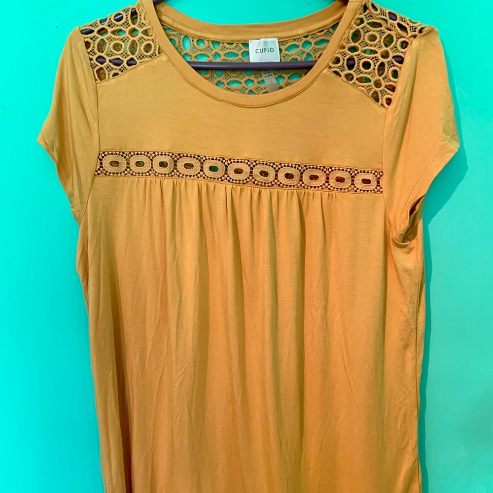 Cupio yellow shirt size large.